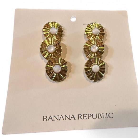 Banana Republic Jewelry - NWT Banana Republic earrings
